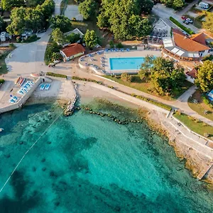 Solaris 3*, Tar-Vabriga Croatia